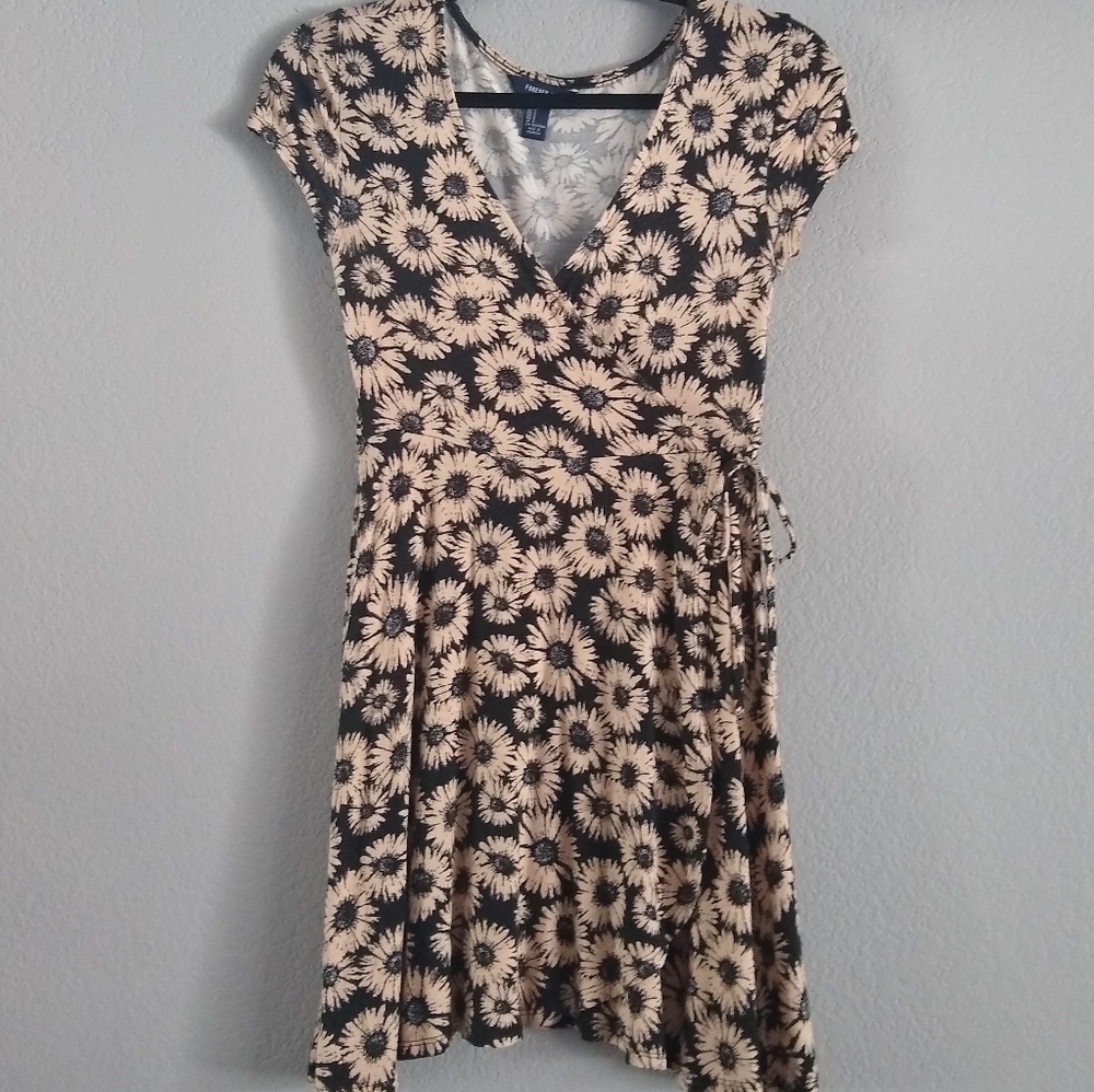 Black & Cream Daisy Mock-Wrap Dress